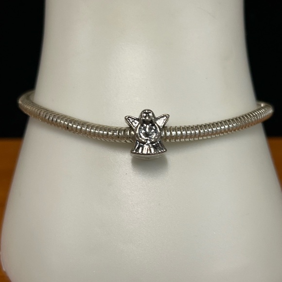 💕 3/$10 Angel Sliding Charm - Picture 2 of 5